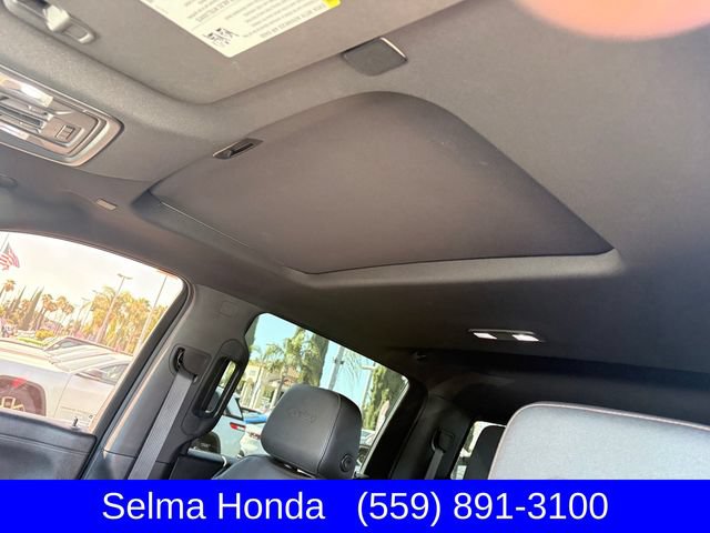Used 2022 GMC Sierra 1500 AT4 w/ AT4 Premium Package AWD/4WD image 11