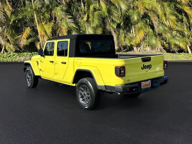 Used 2024 Jeep Gladiator Sport image 7