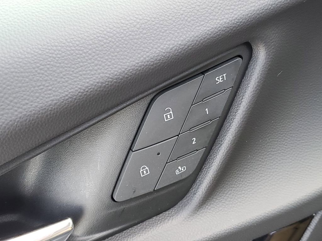 Certified 2025 Chevrolet Equinox ACTIV w/ Safety and Technology Package image 28