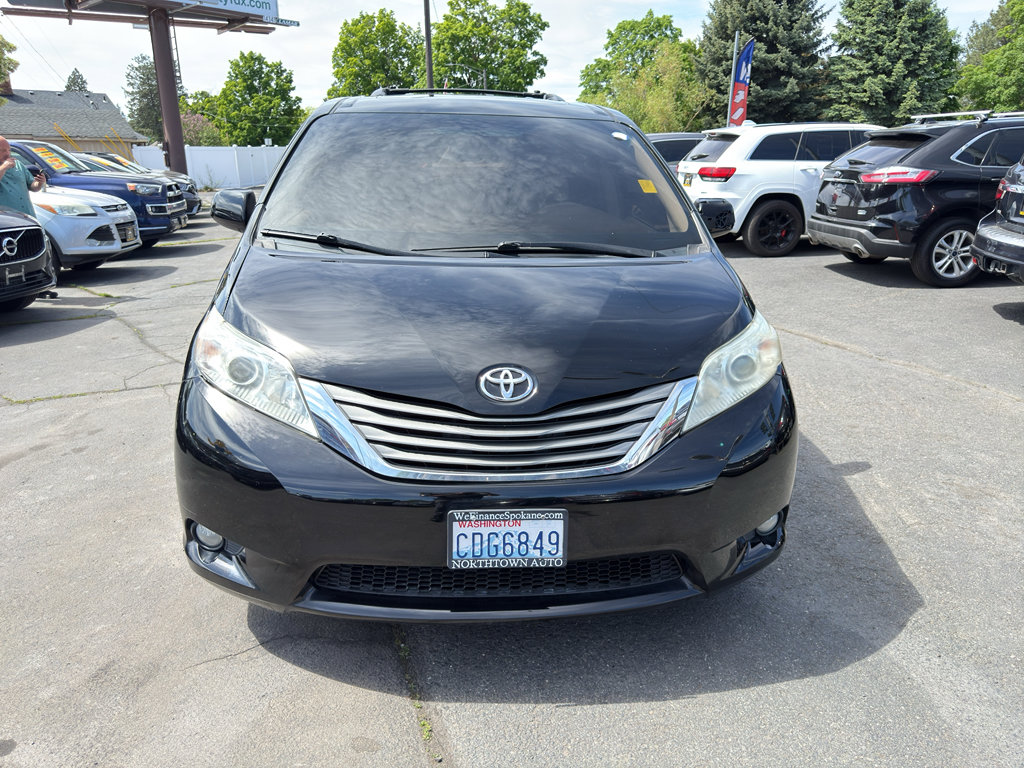 Used 2012 Toyota Sienna XLE w/ XLE Navigation Pkg AWD/4WD image 12
