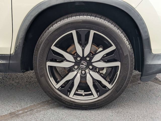 Used 2019 Honda Pilot Touring image 11