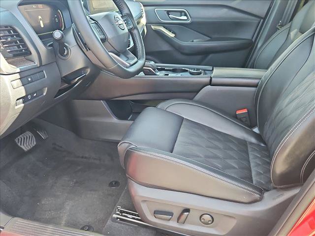 New 2026 Nissan Rogue Platinum AWD/4WD image 4