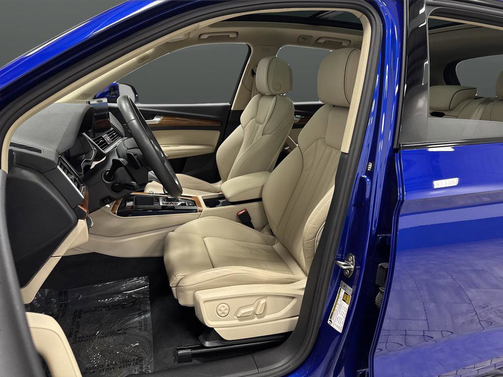 Used 2023 Audi Q5 e Premium Plus w/ Premium Plus Package image 4