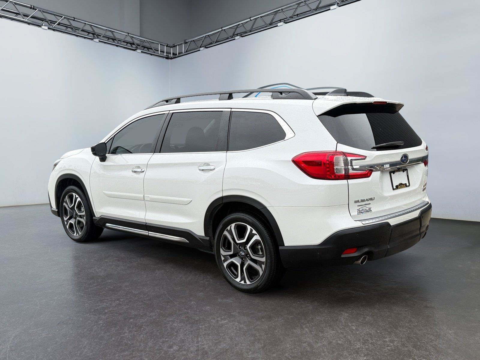 Used 2024 Subaru Ascent Touring AWD/4WD image 5