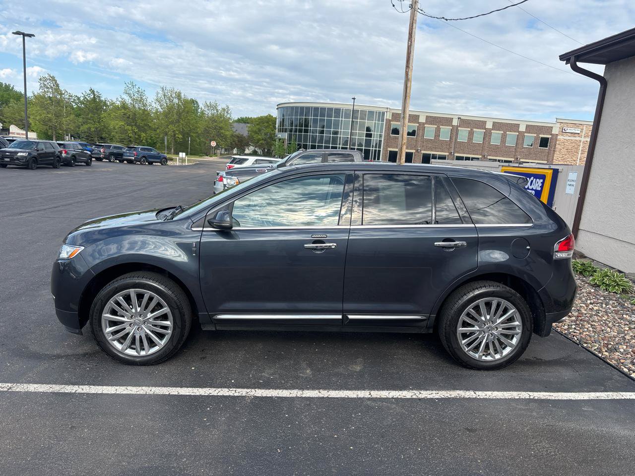 Used 2013 Lincoln MKX AWD image 6