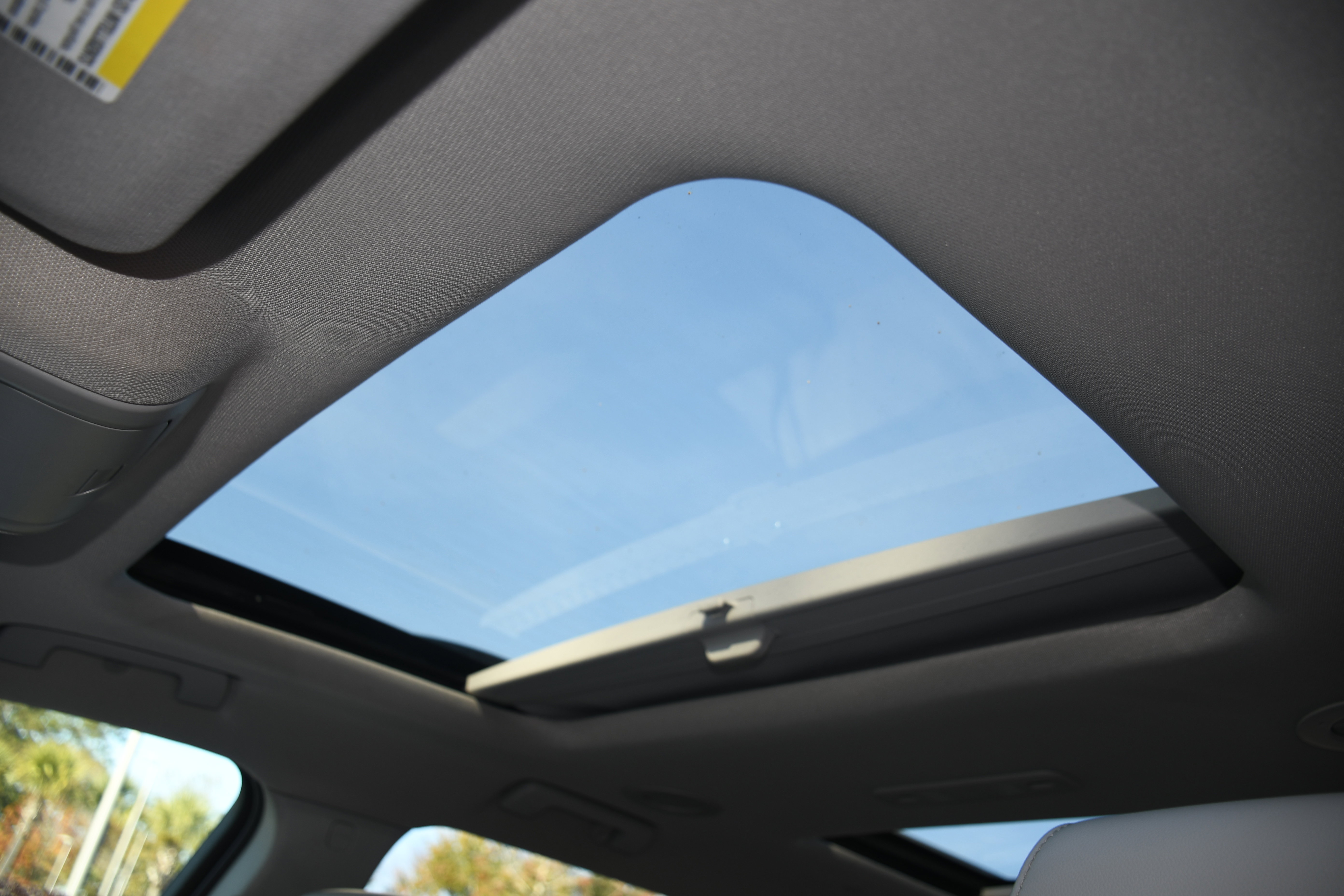 Used 2020 GMC Acadia SLT w/ Premium Package image 7