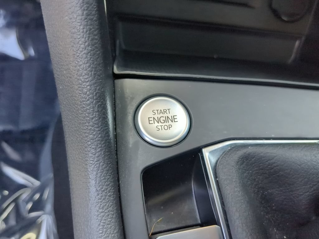 Certified 2022 Volkswagen Taos SE FWD image 30