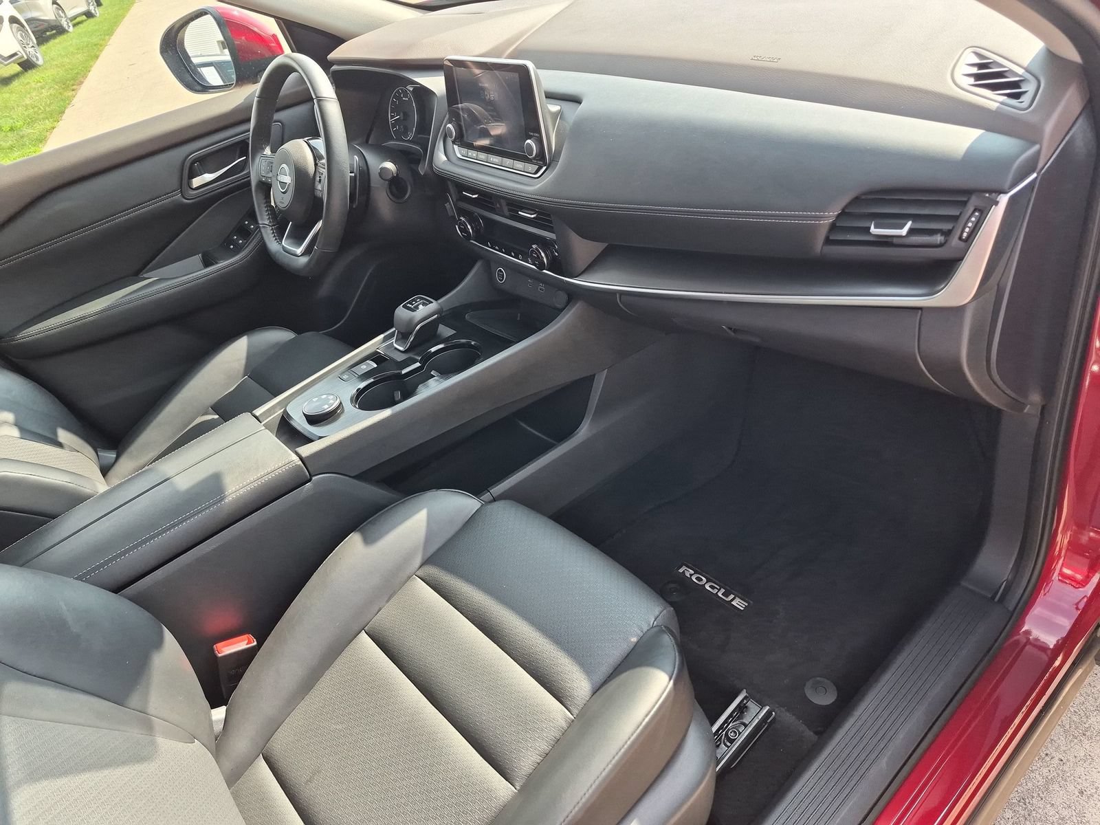 Certified 2023 Nissan Rogue SV w/ SV Premium B Package AWD/4WD image 33