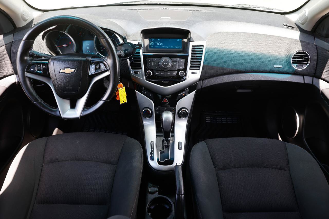 Used 2012 Chevrolet Cruze LT FWD image 2