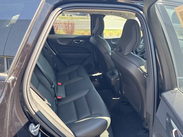 Certified 2025 Volvo XC60 B5 Plus AWD/4WD image 13