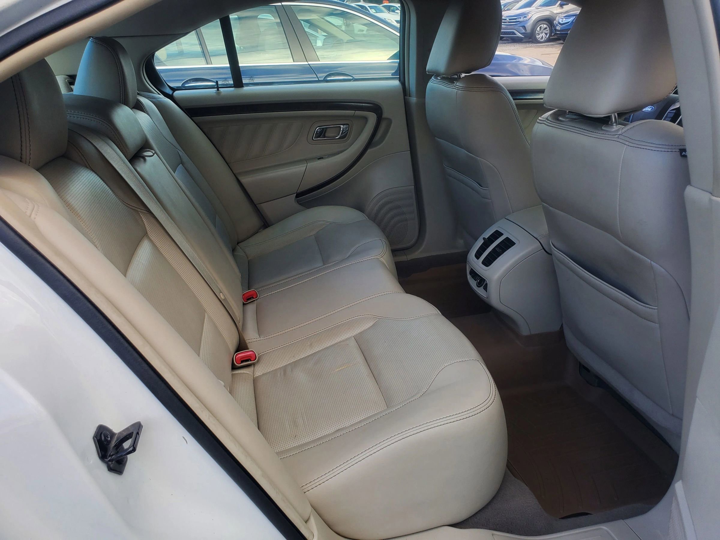 Used 2011 Ford Taurus Limited w/ 303A Rapid Spec Order Code image 26