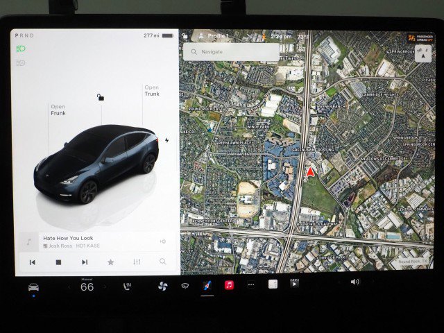 Used 2025 Tesla Model Y AWD image 24