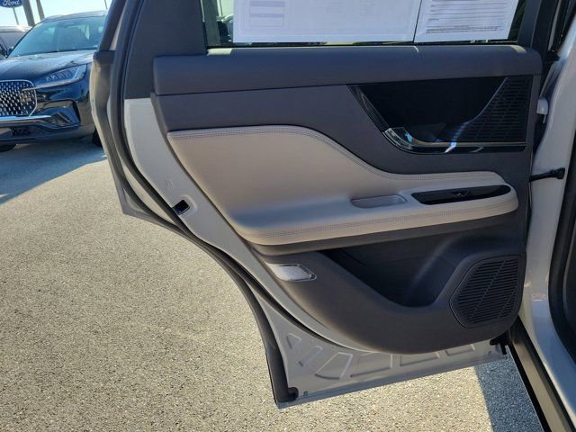 Certified 2022 Lincoln Corsair FWD image 14