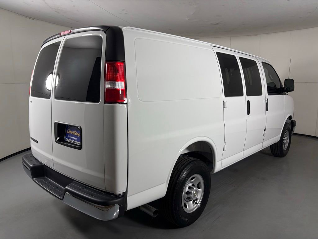 Used 2025 Chevrolet Express 2500 w/ Driver Convenience Package RWD image 10