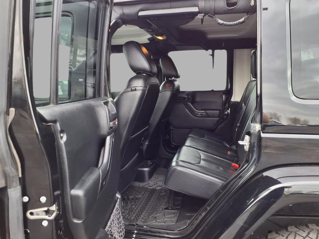 Used 2017 Jeep Wrangler Unlimited Sahara image 22
