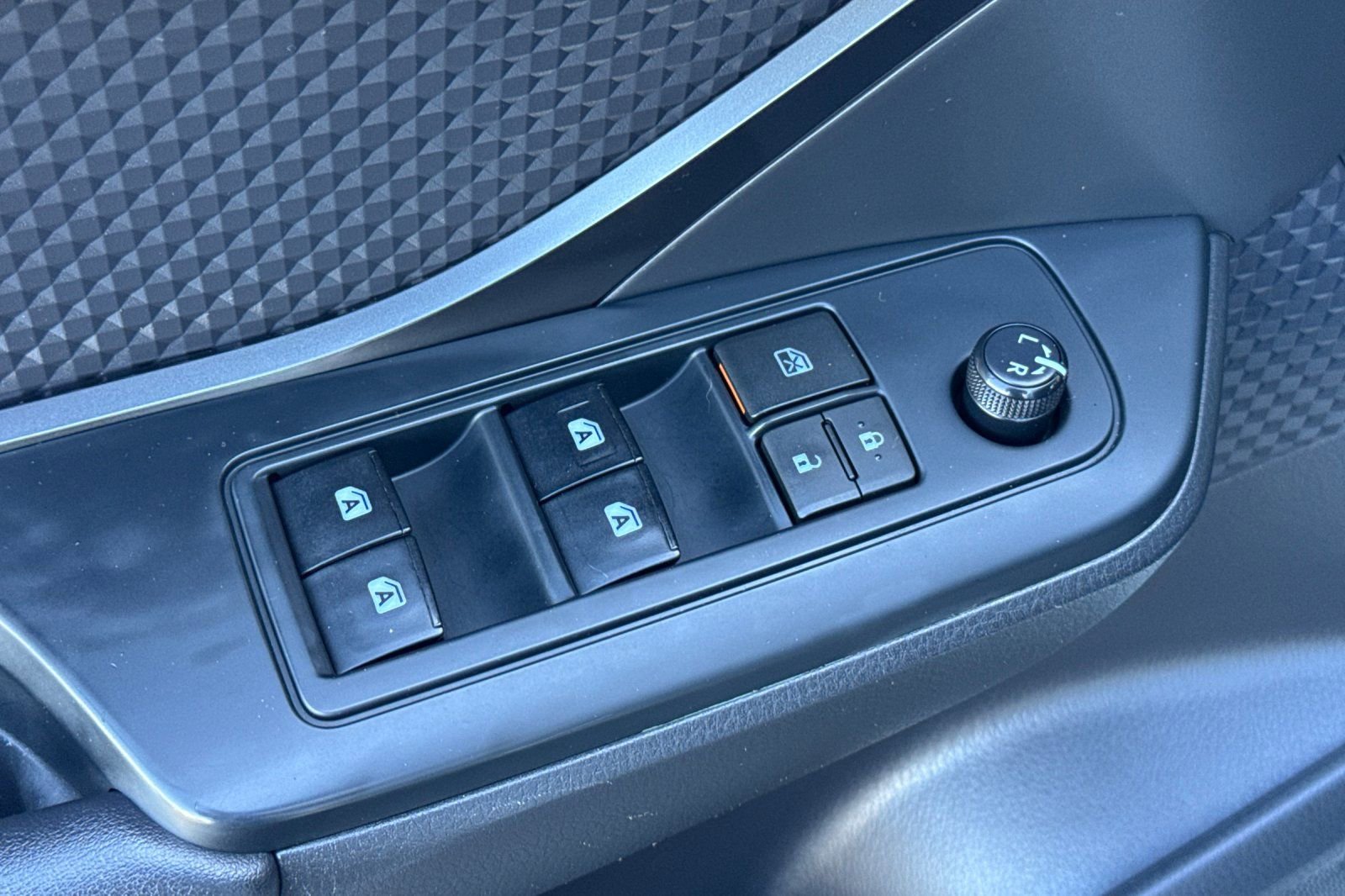 Used 2019 Toyota C-HR LE image 13