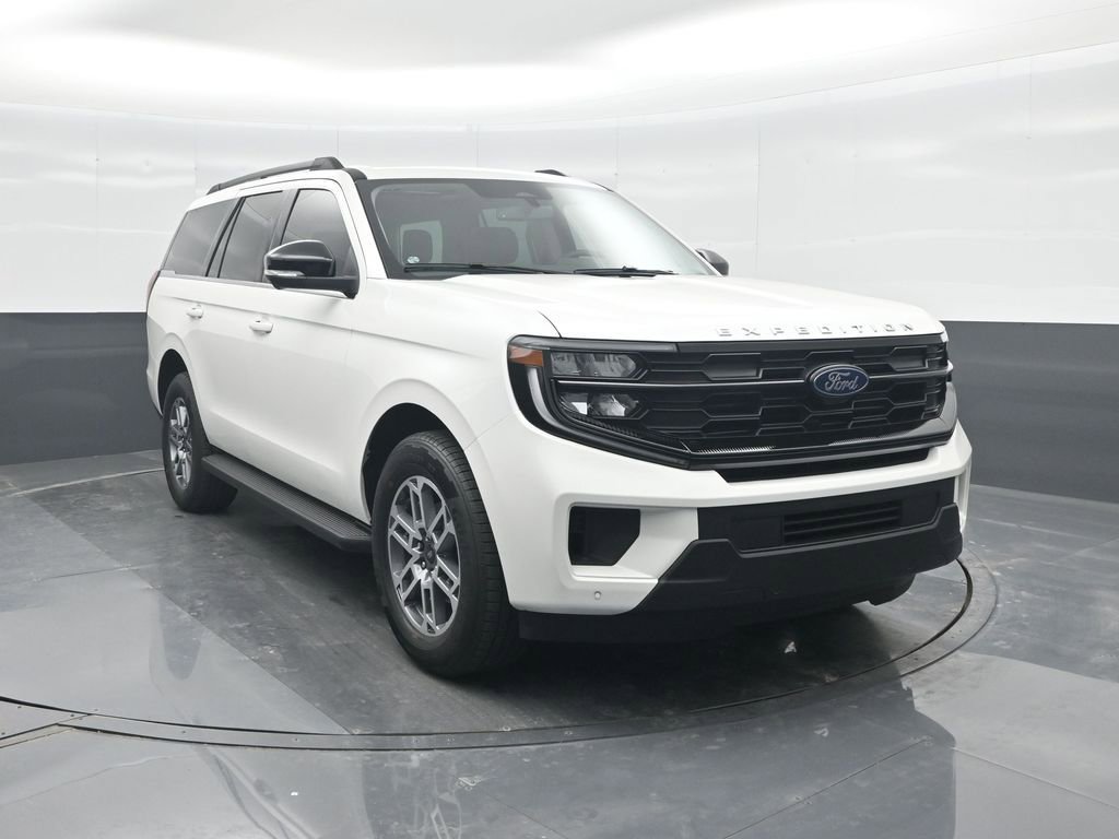 New 2026 Ford Expedition Active image 8