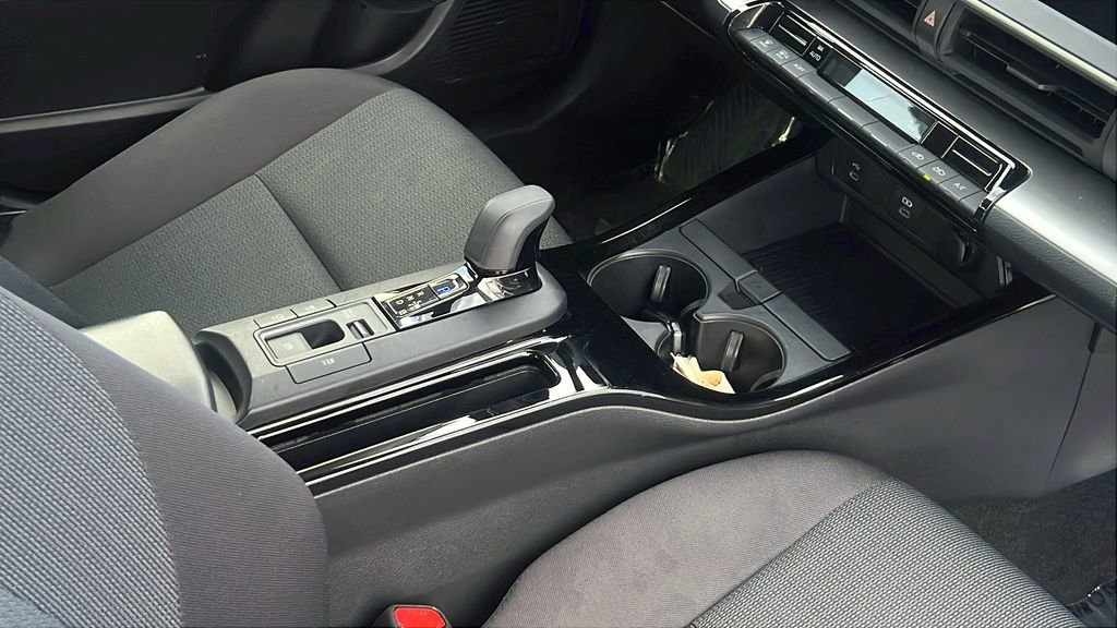 Used 2024 Toyota Prius LE image 12