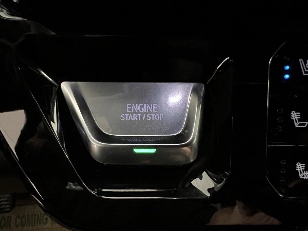 Used 2024 GMC Sierra 3500 Denali w/ Denali Reserve Package image 36