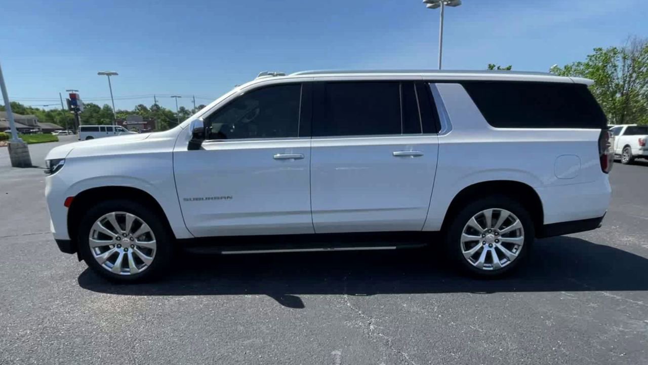 Used 2023 Chevrolet Suburban Premier AWD/4WD image 5