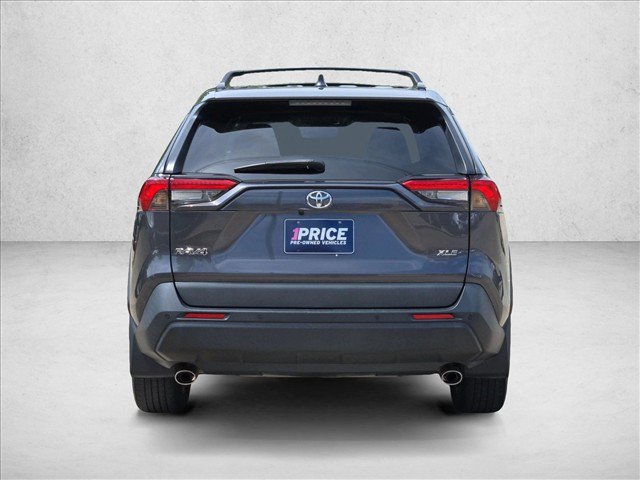 Used 2021 Toyota RAV4 XLE Premium FWD image 7