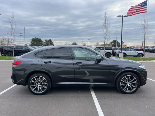 Used 2022 BMW X4 xDrive30i w/ M Sport Package 2 AWD/4WD image 4