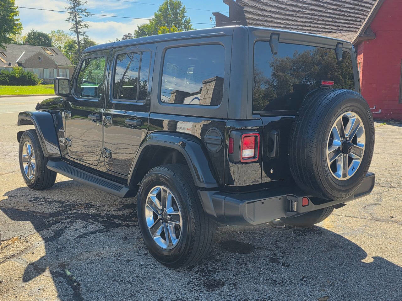 Used 2020 Jeep Wrangler Unlimited Sahara image 4