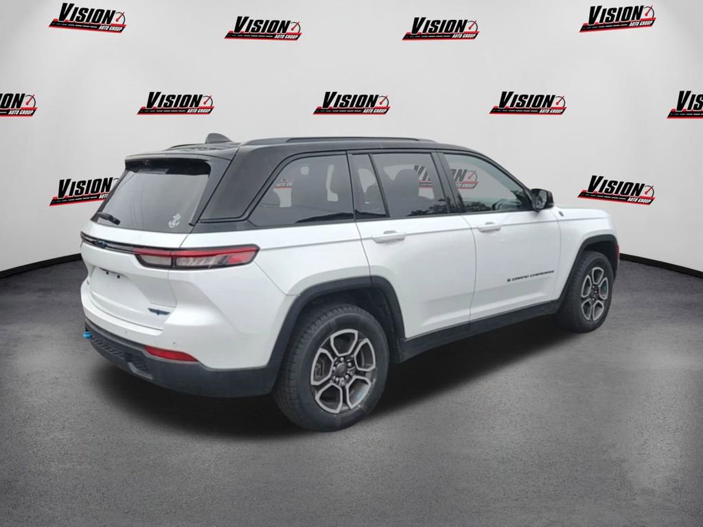 Used 2023 Jeep Grand Cherokee Trailhawk w/ Luxury Tech Group III image 5