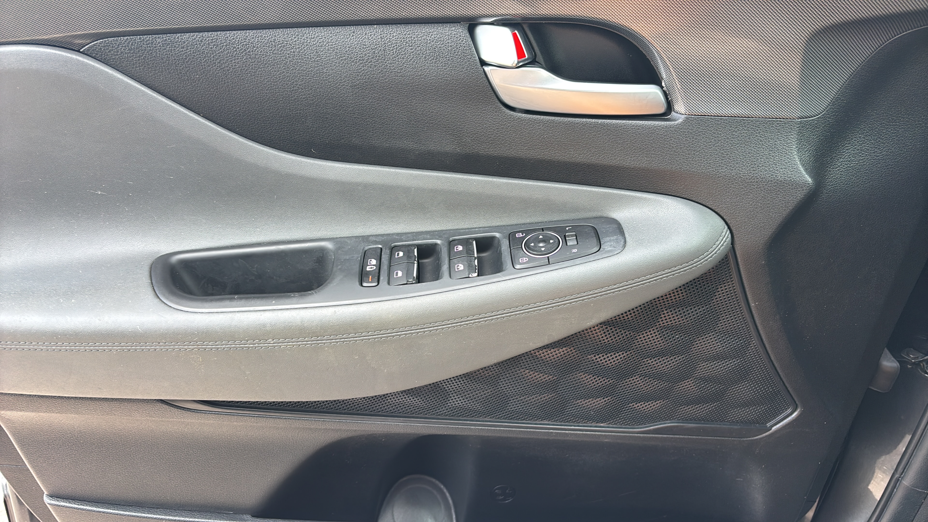 Used 2023 Hyundai Santa Fe SEL FWD image 28