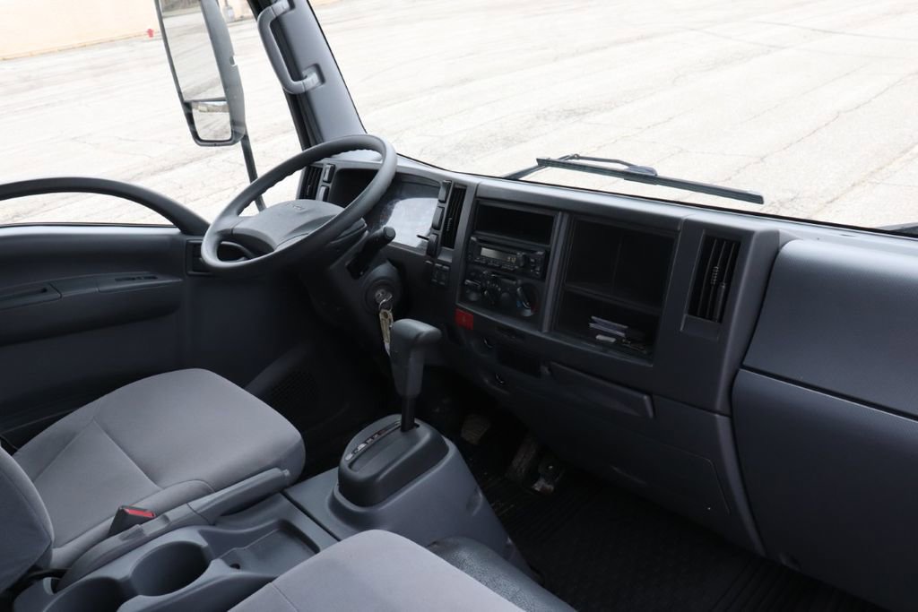 Used 2020 Isuzu NPR image 11