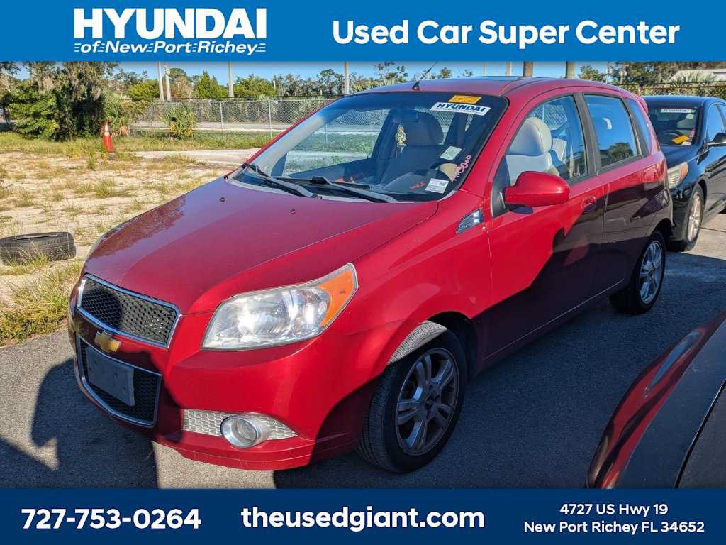 Used 2011 Chevrolet Aveo5 LT FWD image 1