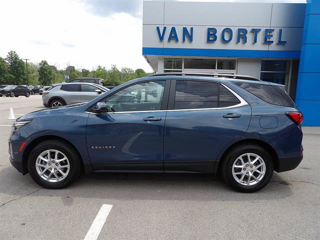 Used 2024 Chevrolet Equinox LT FWD image 2
