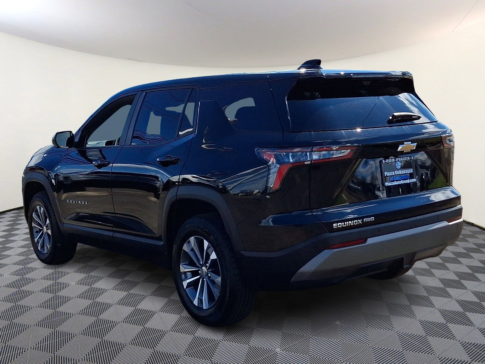 Used 2025 Chevrolet Equinox LT w/ Safety and Technology Package image 5