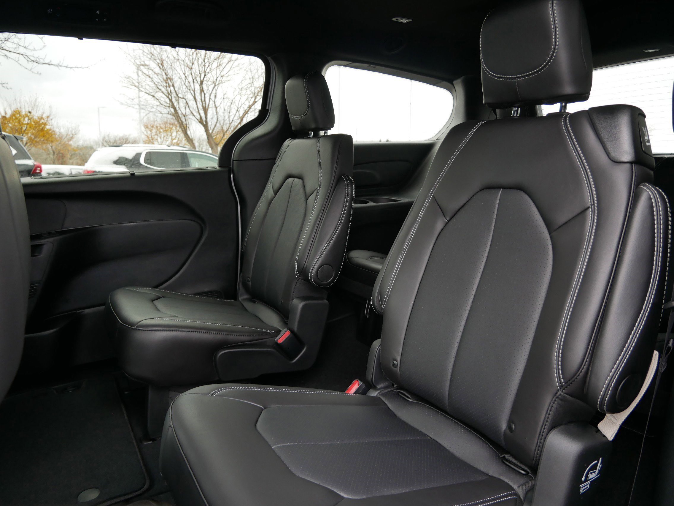 New 2026 Chrysler Pacifica Select image 10