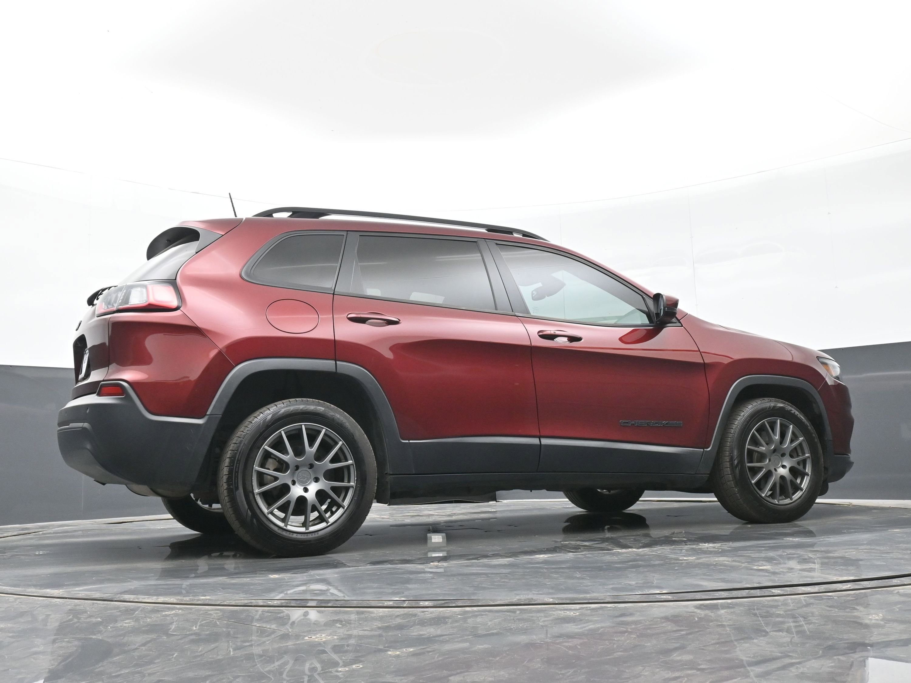 Used 2020 Jeep Cherokee Latitude Plus image 40