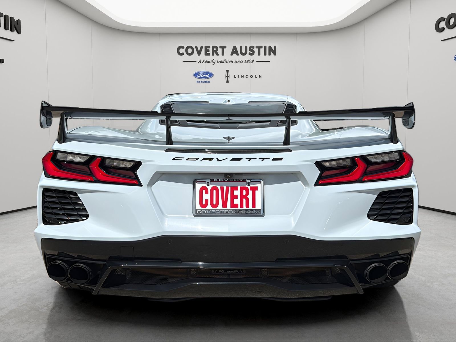 Used 2023 Chevrolet Corvette Stingray Premium Cpe w/ Z51 Performance Package RWD image 4