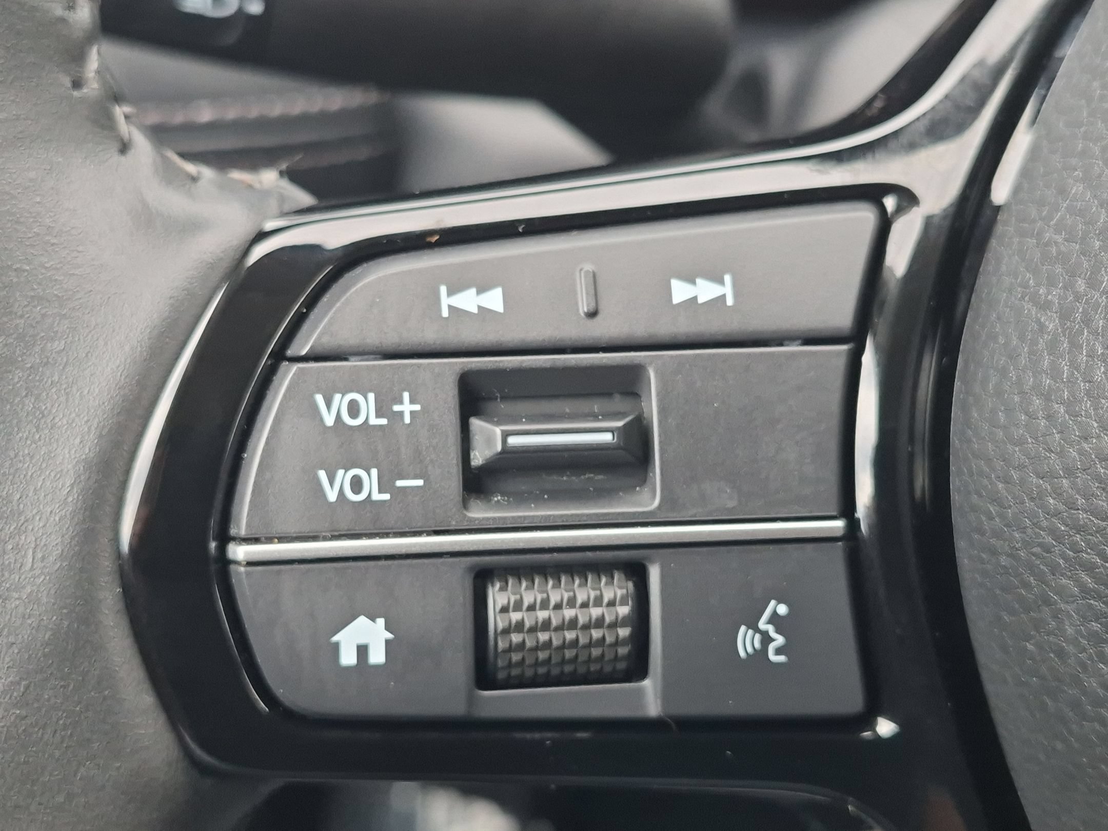 Certified 2024 Honda HR-V EX-L image 15
