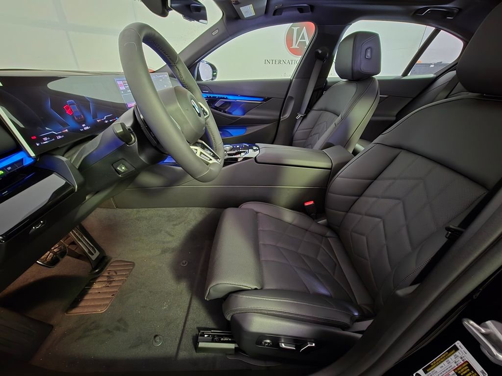 New 2026 BMW 530i xDrive w/ M Sport Package image 10