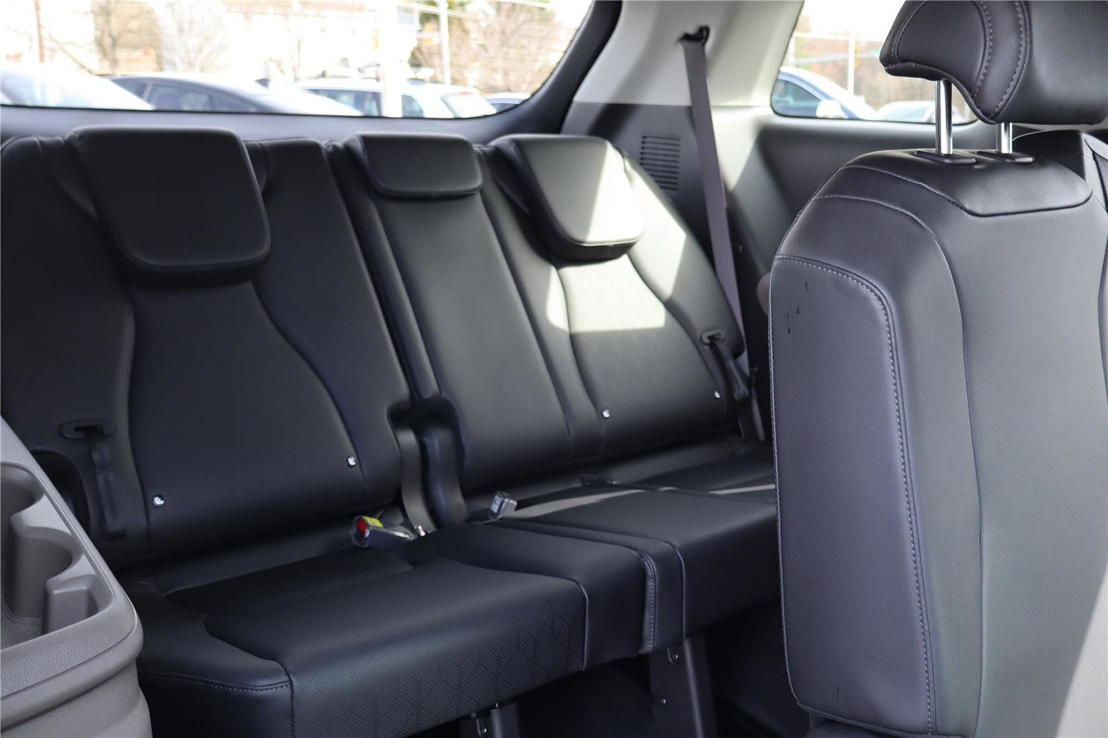 Certified 2025 Kia Carnival image 30