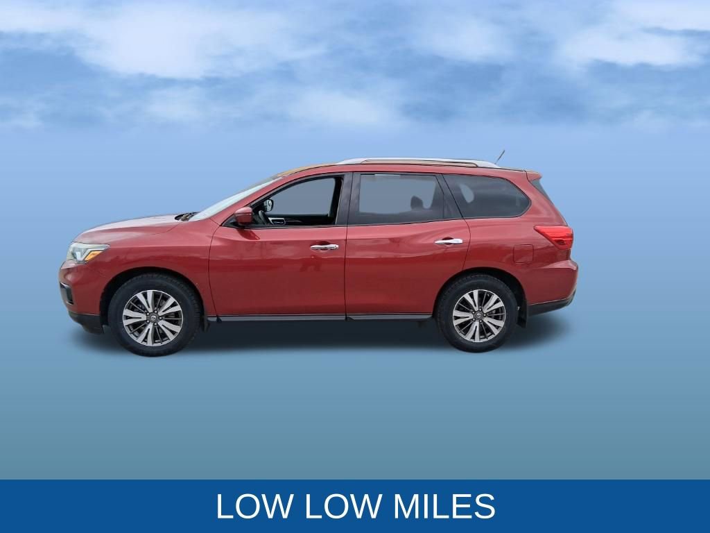 Used 2017 Nissan Pathfinder S image 4