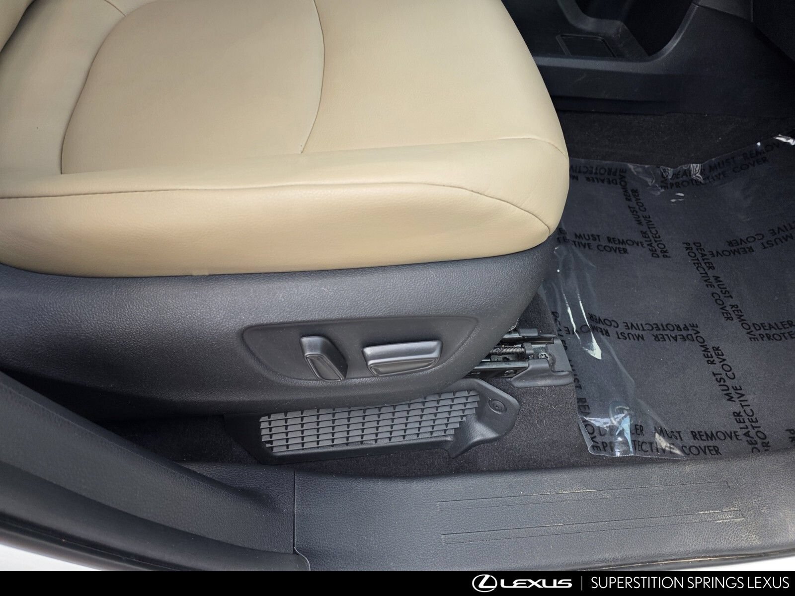 Used 2022 Toyota Sienna XLE FWD image 32