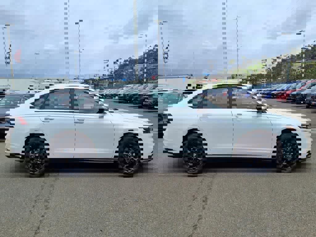 New 2025 Honda Accord SE image 4