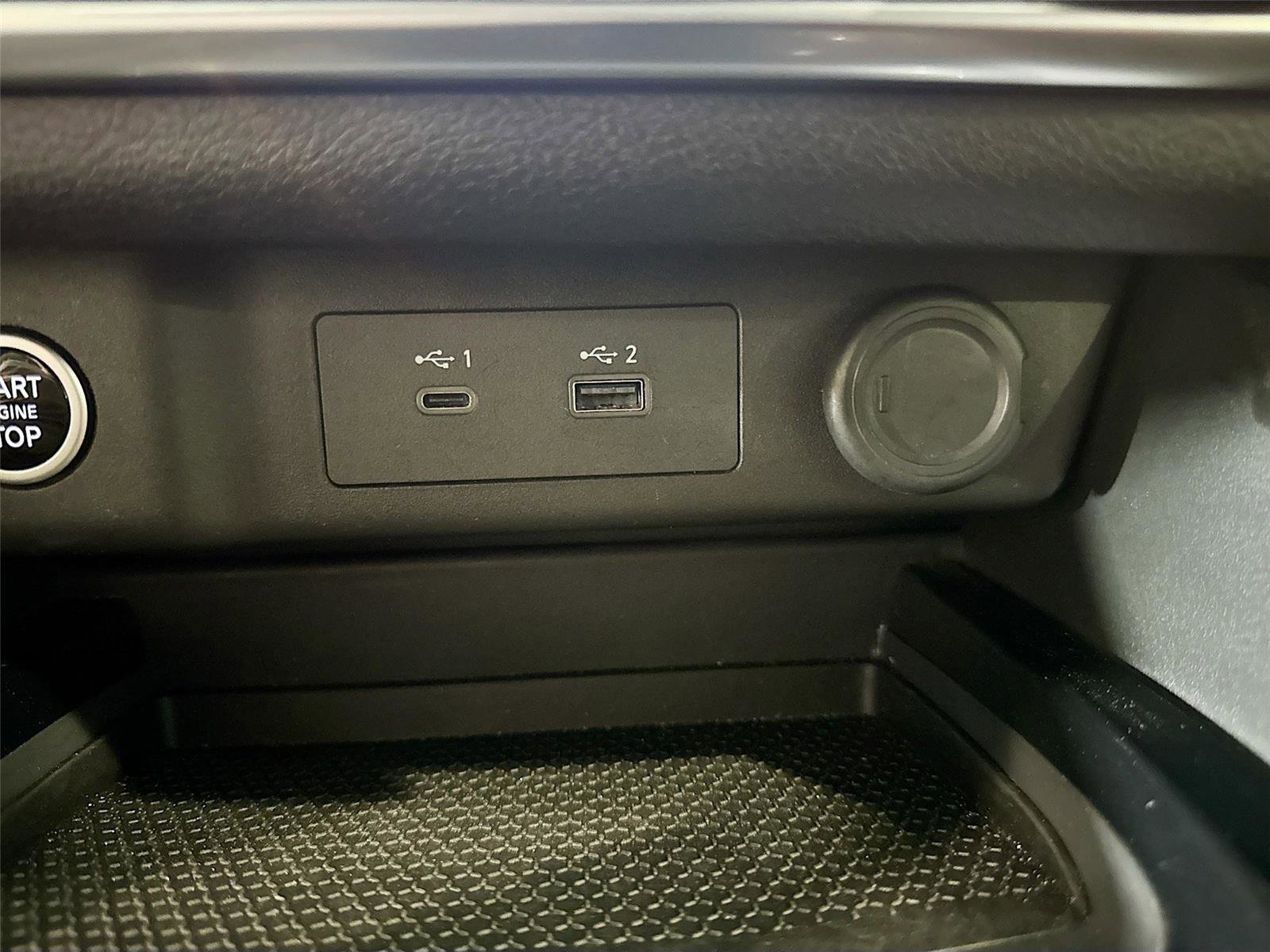 Used 2023 Nissan Rogue SV w/ SV Premium B Package image 15