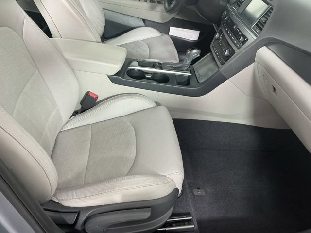 Used 2016 Hyundai Sonata Sport w/ Option Group 1V FWD image 14