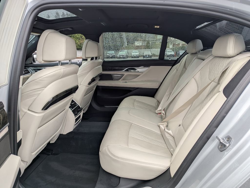 Used 2019 BMW 740i w/ Executive Package RWD image 29