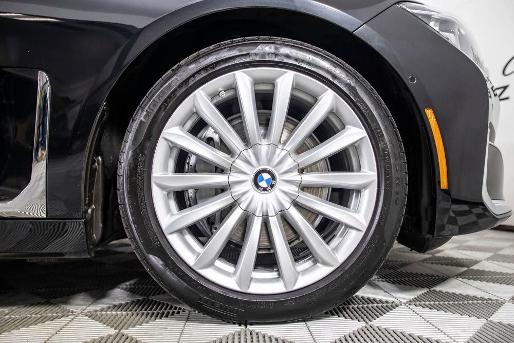 Used 2022 BMW 740i xDrive w/ Premium Package image 44