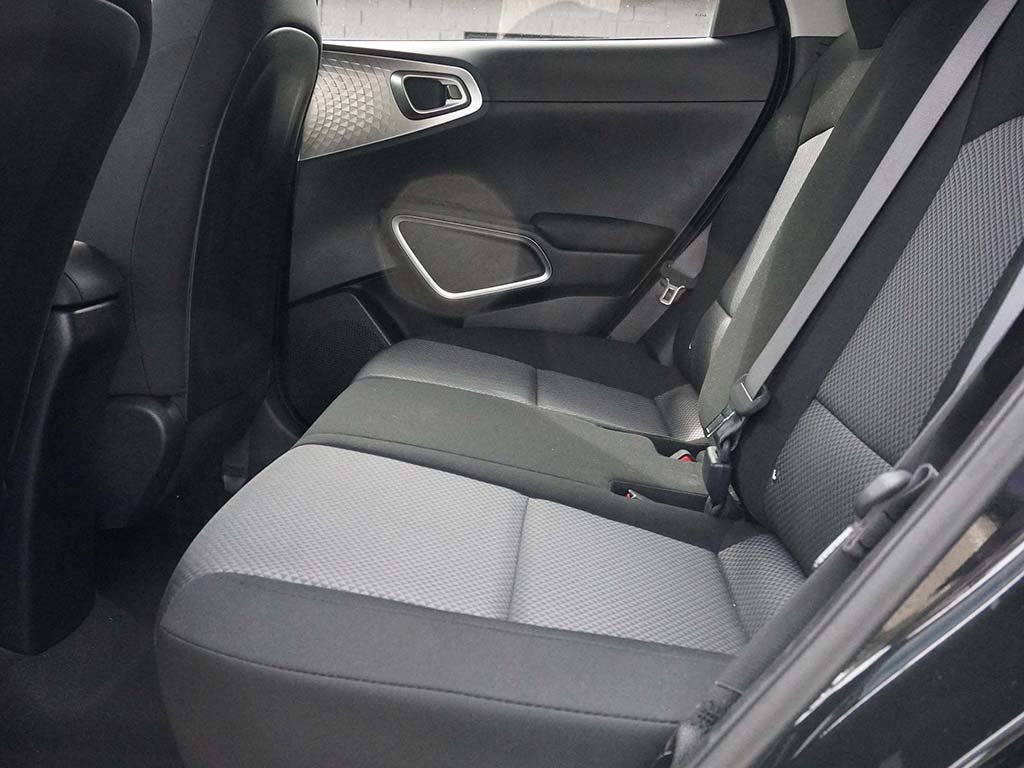 Used 2024 Kia Soul LX w/ Option Group 015 FWD image 31