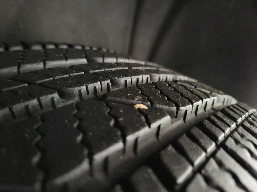 Used 2019 GMC Acadia SLE image 12