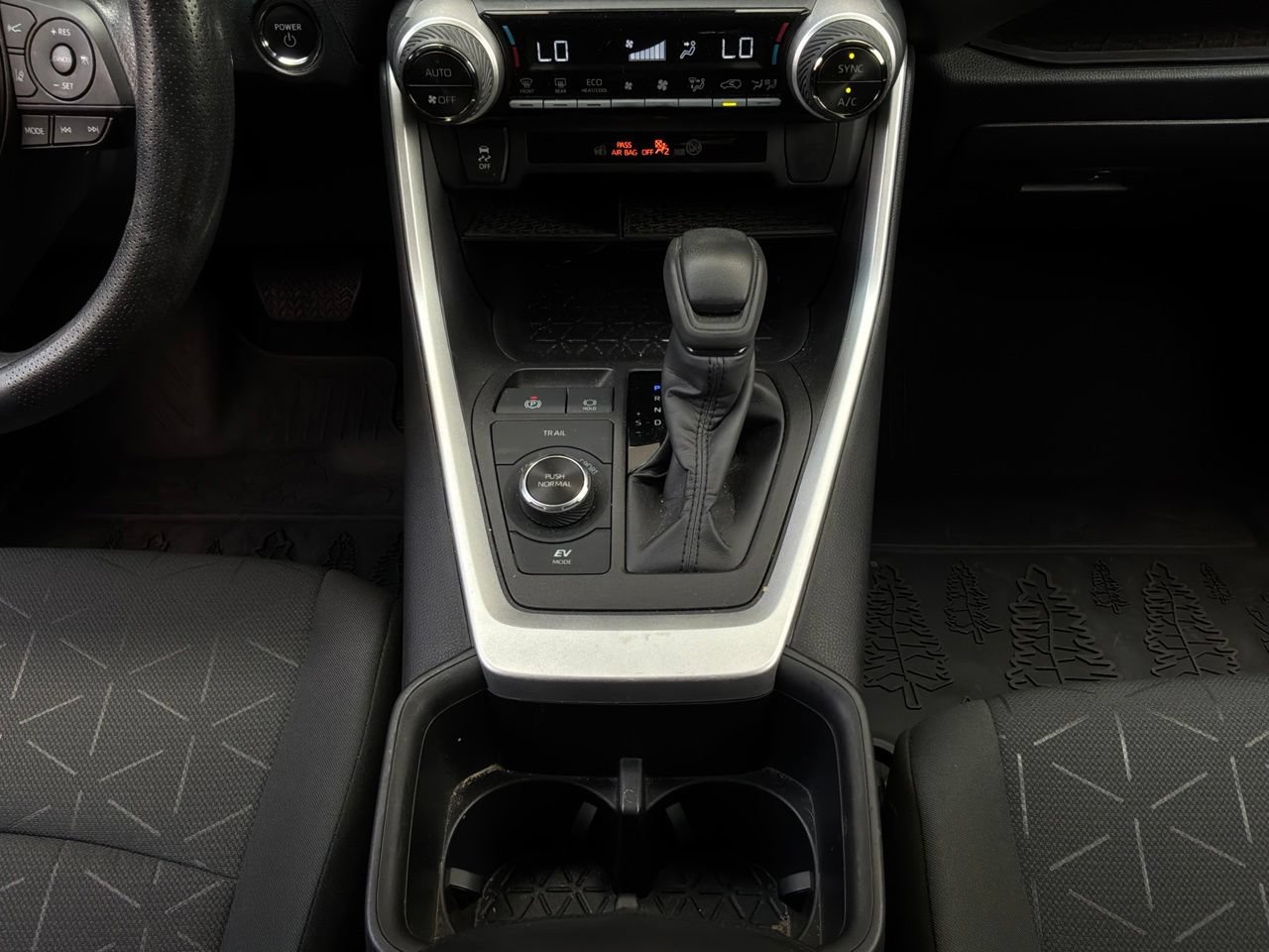 Used 2024 Toyota RAV4 AWD Hybrid image 18