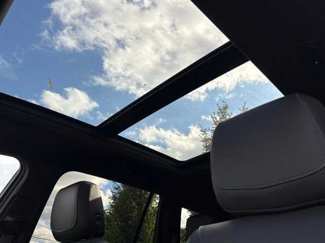 Used 2022 Cadillac XT6 Sport w/ Technology Package AWD/4WD image 32